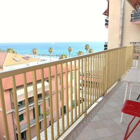 Casa Fronte Mare Apartment Ventimiglia Ngoại thất bức ảnh
