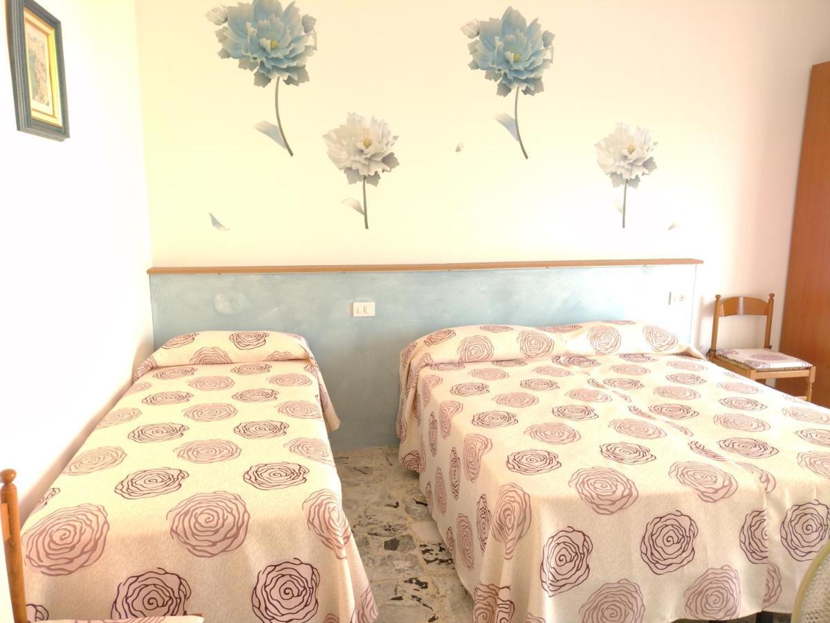 Casa Fronte Mare Apartment Ventimiglia Ngoại thất bức ảnh