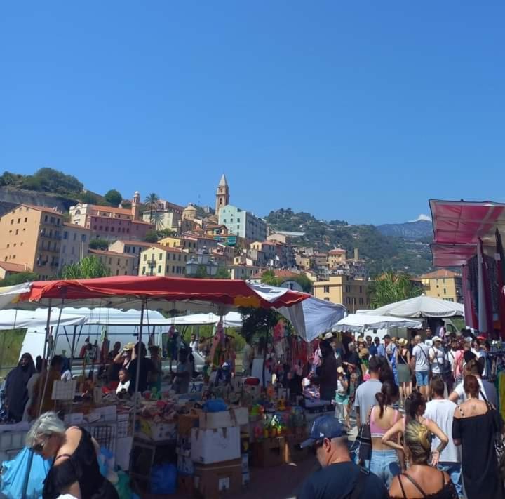 Casa Fronte Mare Apartment Ventimiglia Ngoại thất bức ảnh