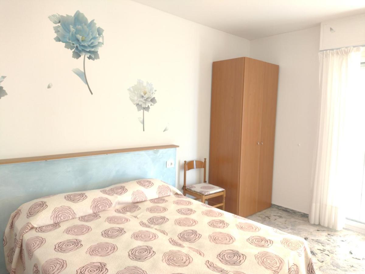 Casa Fronte Mare Apartment Ventimiglia Ngoại thất bức ảnh